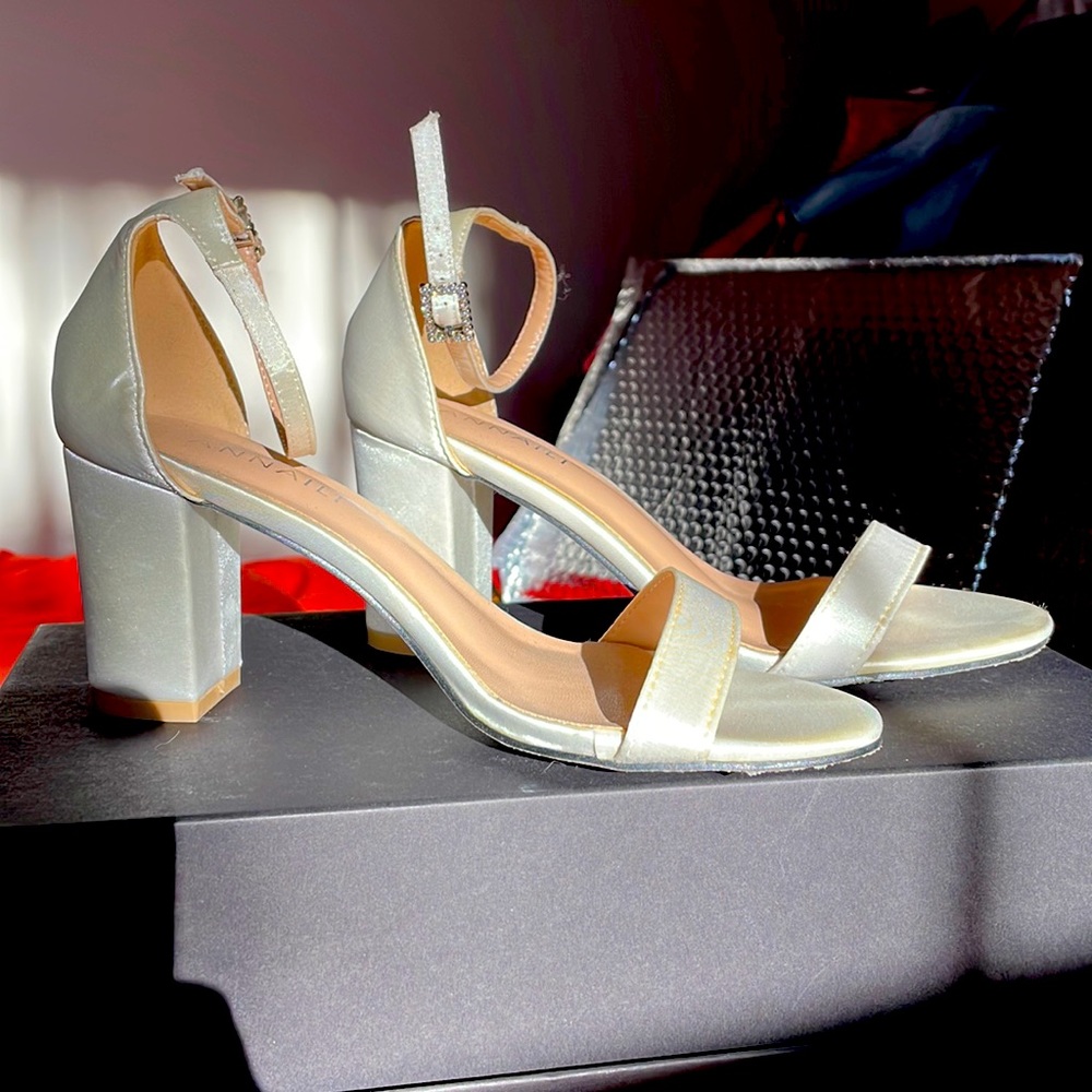 Annaili Block Heels